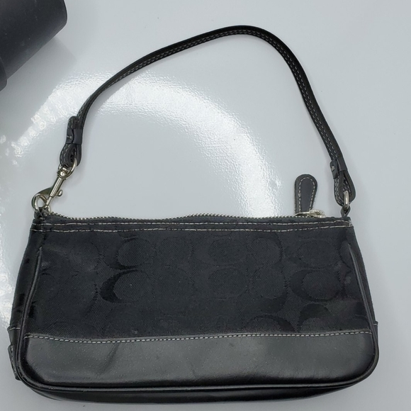 Coach Handbags - Vintage coach